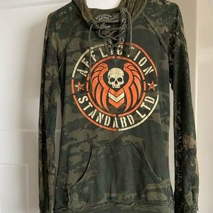 NWOT - Camo Affliction pullover